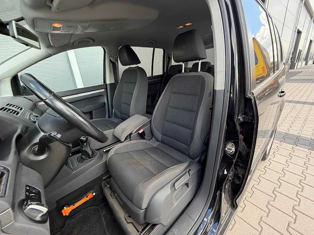 Volkswagen - touran - 1.6 tdi comfl. bluem - personenauto - 2012 - afbeelding 6 van  27
