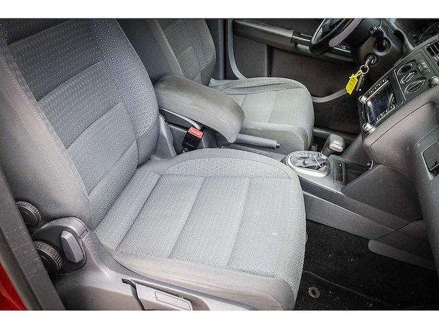 Volkswagen - touran - 2.0-16v fsi trendl. 89-sp-xh - afbeelding 1 van  3