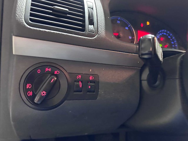 Volkswagen - touran - 2.0 tdi comfortline automaat- export kenteken (voorheen 46-hfx-2) - afbeelding 4 van  19