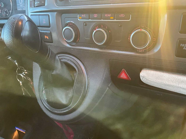 Volkswagen - transporter - 2.0 tdi l2h1 4m budc - bedrijfswagen - afbeelding 18 van  18