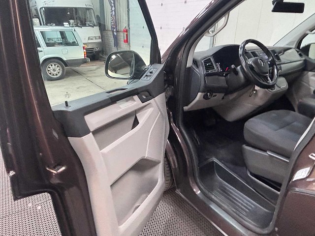 Volkswagen - transporter - 2.0 tdi l2h1 highl. - 2017 - bedrijfswagen - afbeelding 25 van  29