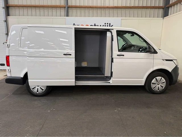 Volkswagen - transporter - automaat - 2.0 tdi l2h1 hi - bedrijfswagen - 2024 - afbeelding 30 van  33
