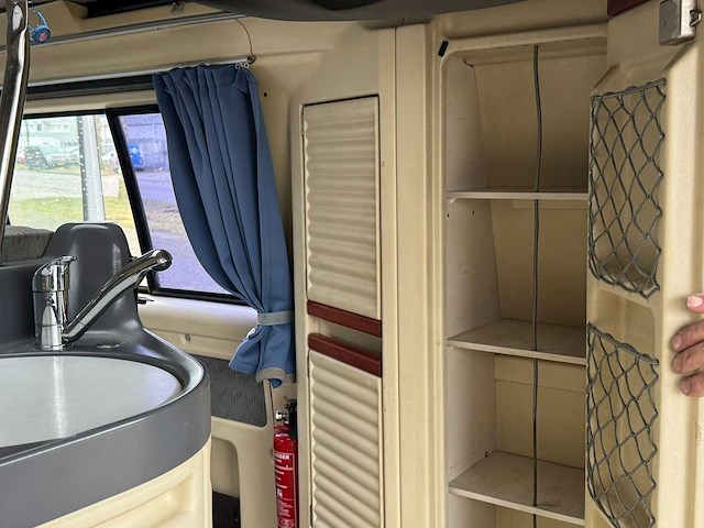 Volkswagen - transporter - camper - 64-hb-zh - afbeelding 17 van  28
