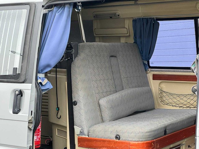 Volkswagen - transporter - camper - 64-hb-zh - afbeelding 16 van  38