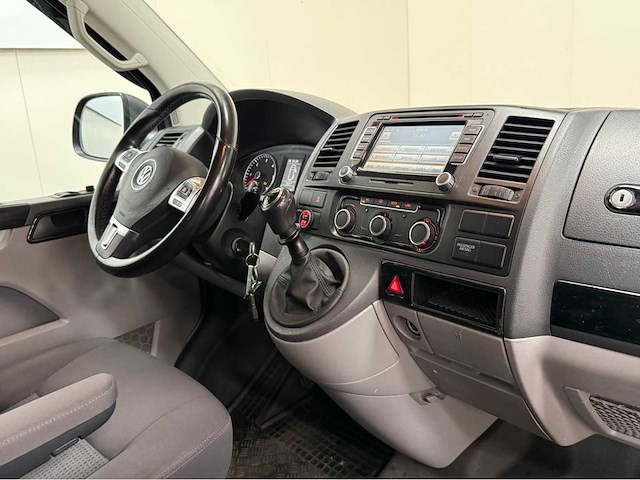 Volkswagen - transporter - caravelle - camper - 2011 - afbeelding 8 van  31