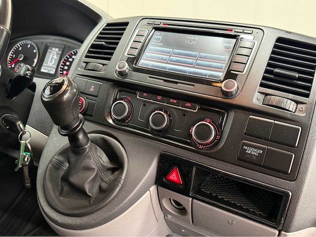 Volkswagen - transporter - caravelle - camper - 2011 - afbeelding 11 van  31
