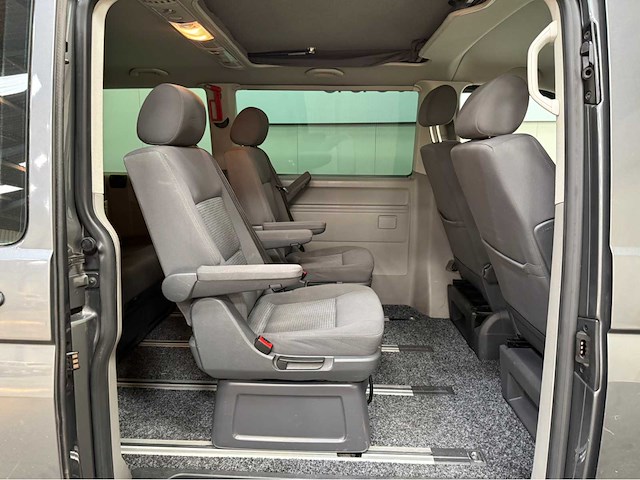 Volkswagen - transporter - caravelle - camper - 2011 - afbeelding 13 van  31