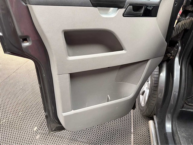Volkswagen - transporter - caravelle - camper - 2011 - afbeelding 17 van  27
