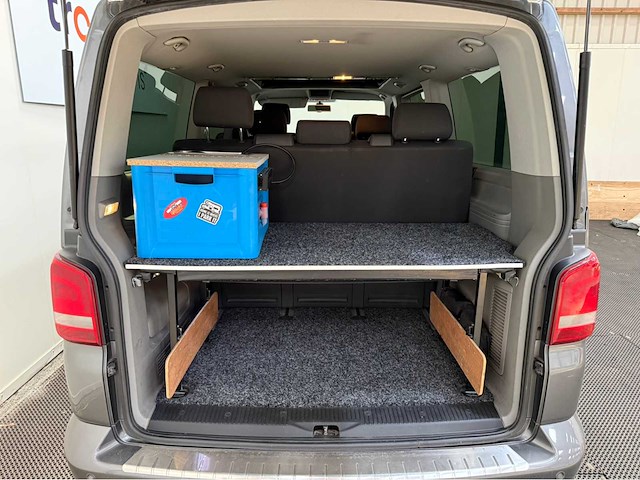 Volkswagen - transporter - caravelle - camper - 2011 - afbeelding 7 van  31