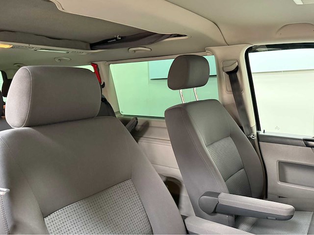 Volkswagen - transporter - caravelle - camper - 2011 - afbeelding 15 van  31