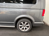 Volkswagen - transporter - caravelle - camper - 2011 - afbeelding 20 van  31