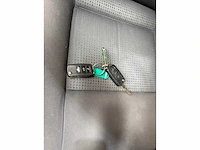 Volkswagen - transporter - caravelle - camper - 2011 - afbeelding 17 van  31