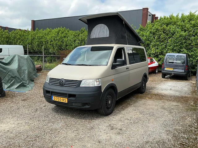 Volkswagen - transporter - kampeerwagen - camper - afbeelding 3 van  10
