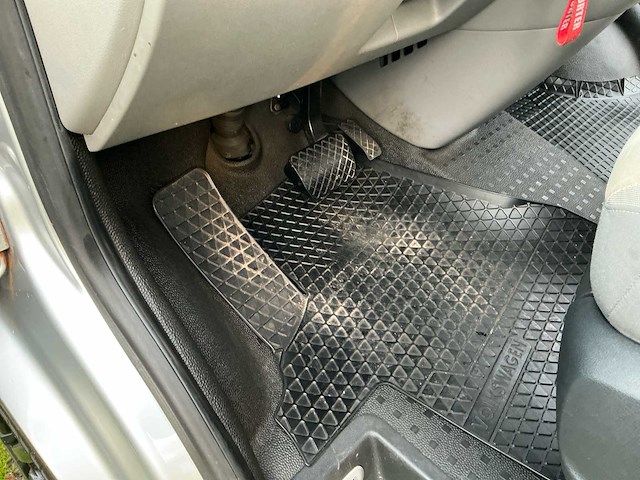 Volkswagen - transporter - multi-van - camper - afbeelding 30 van  49