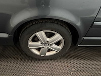 Volkswagen - transporter - multivan 2.5 tdi - campervan - afbeelding 8 van  37