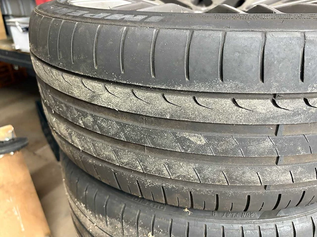 Volkswagen - transporter - wielen - afbeelding 2 van  3