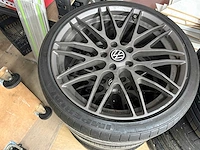 Volkswagen - transporter - wielen - afbeelding 3 van  3
