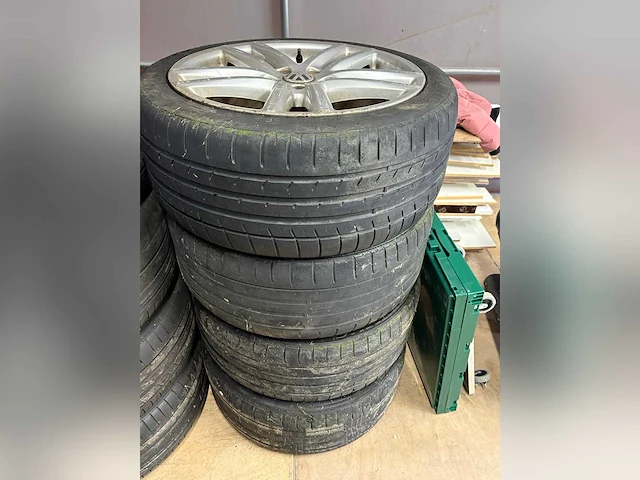 Volkswagen - transporter - wielen - afbeelding 2 van  5