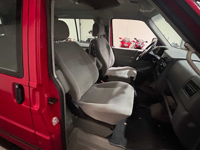 Volkswagen - transporter 2.5 tdi- multivan - campervan - afbeelding 26 van  44
