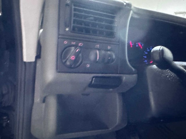 Volkswagen - transporter t4 1.9 td 292 t800 dc - 40-vs-jk - afbeelding 2 van  18