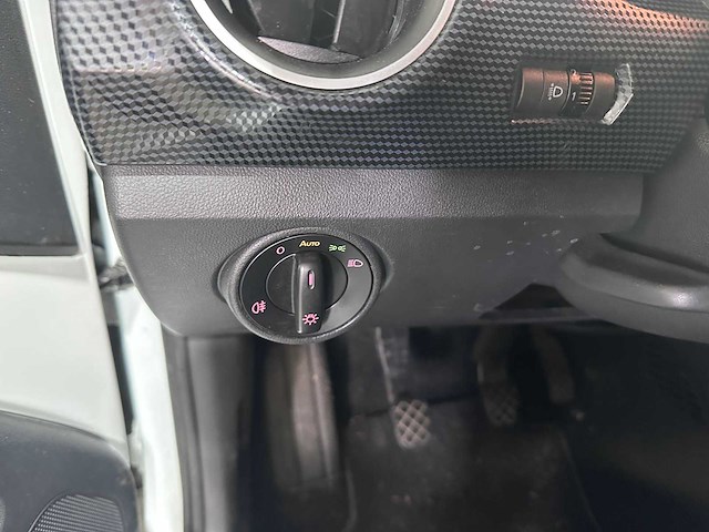 Volkswagen - up! - 1.0 bmt high up! - kdj-15-l- 2018 - afbeelding 3 van  17