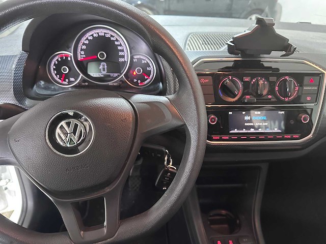 Volkswagen - up! - 1.0 bmt high up! - kdj-15-l- 2018 - afbeelding 16 van  17