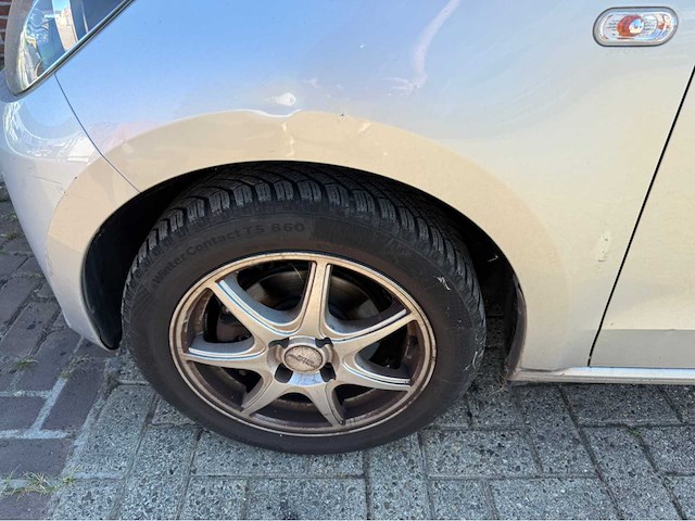Volkswagen - up! - 1.0 move up! bluem. - personenauto - 2012 - afbeelding 5 van  9