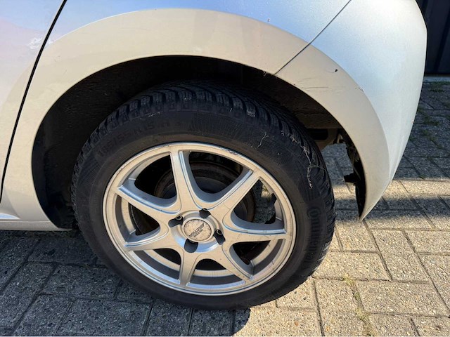 Volkswagen - up! - 1.0 move up! bluem. - personenauto - 2012 - afbeelding 6 van  9