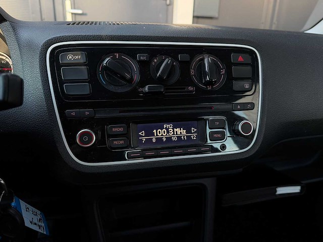 Volkswagen - up! - 1.0 take up! bluem. - car - 2014|3-xff-67|iaw - afbeelding 2 van  20