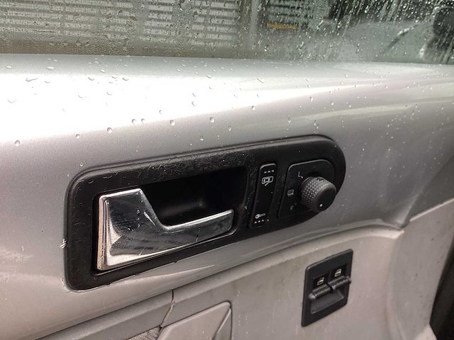 Volkswagen 1999 new beetle 2.0 high line personenauto - afbeelding 9 van  24