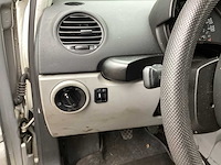 Volkswagen 1999 new beetle 2.0 high line personenauto - afbeelding 8 van  24