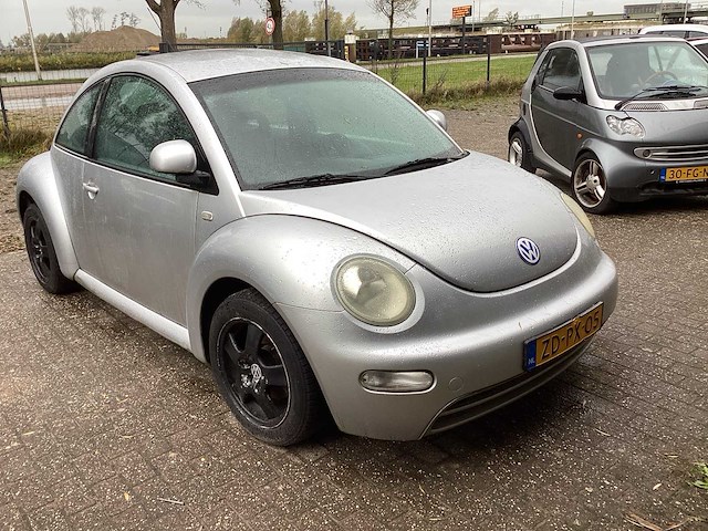 Volkswagen 1999 new beetle 2.0 high line personenauto - afbeelding 24 van  24