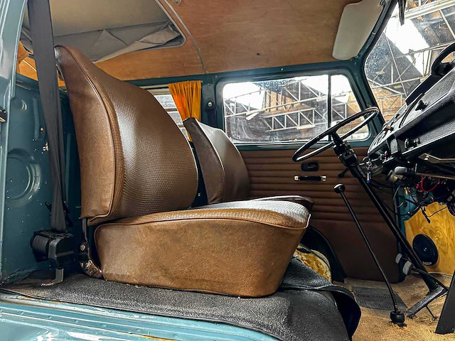 Volkswagen 23-517 camper 1973, 07-yb-44 - afbeelding 40 van  46