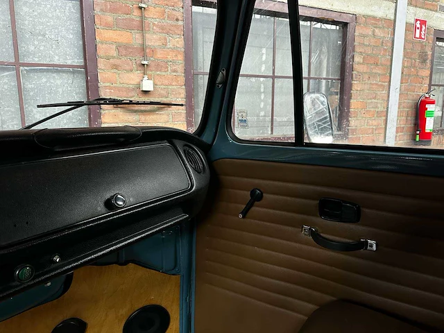 Volkswagen 23-517 camper 1973, 07-yb-44 - afbeelding 36 van  46