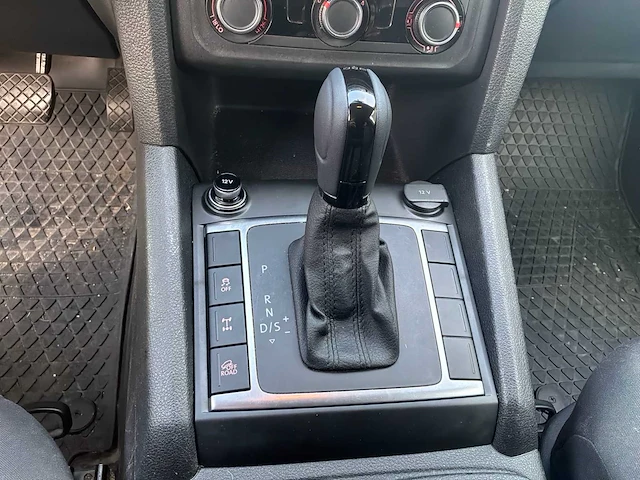 Volkswagen amarok 3.0 tdi 4m plus comf bedrijfswagen - afbeelding 19 van  36