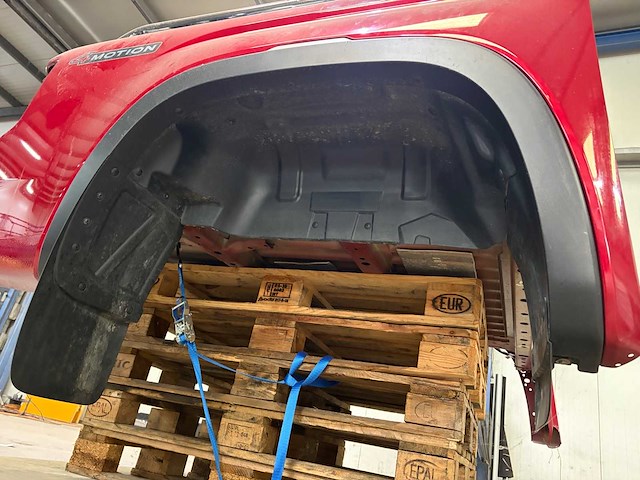 Volkswagen amarok vw amarok truck bed met bumper&steps - afbeelding 28 van  36