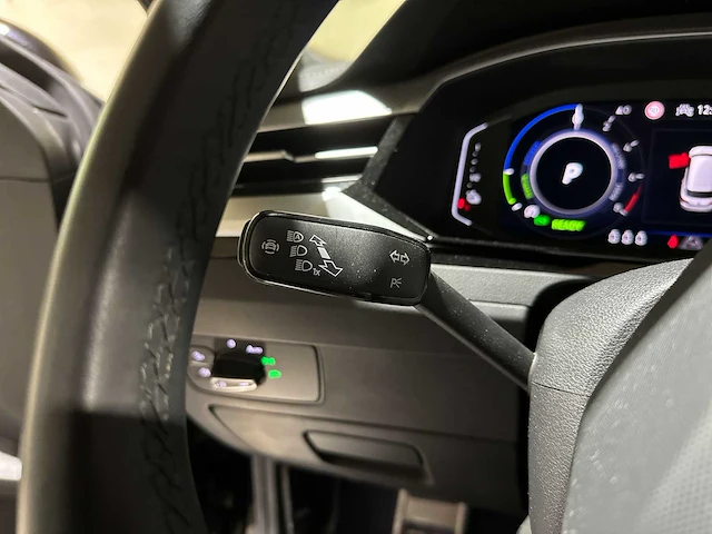 Volkswagen arteon shooting brake 1.4 ehybrid 160kw 6-dsg r-line business+ 218pk 2022 (origineel-nl), p-946-tg - afbeelding 16 van  46
