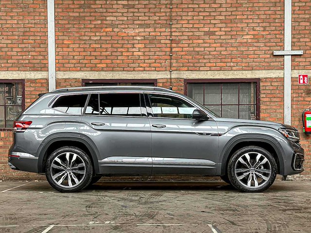 Volkswagen atlas 3.6 v6 r-line 7-persoons 280pk 2023 - afbeelding 1 van  40