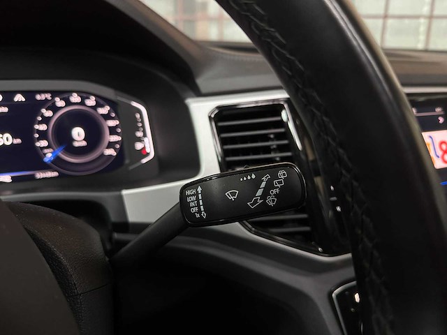 Volkswagen atlas 3.6 v6 r-line 7-persoons 280pk 2023 - afbeelding 18 van  40