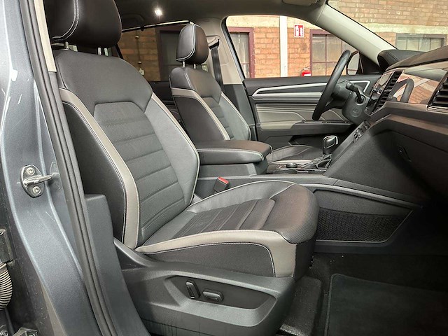 Volkswagen atlas 3.6 v6 r-line 7-persoons 280pk 2023 - afbeelding 35 van  40