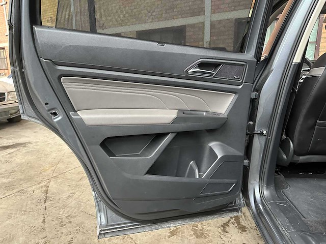 Volkswagen atlas 3.6 v6 r-line 7-persoons 280pk 2023 - afbeelding 35 van  49