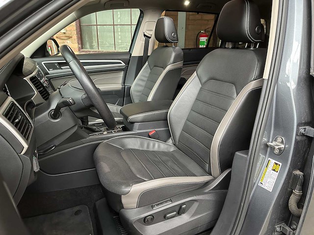 Volkswagen atlas 3.6 v6 r-line 7-persoons 280pk 2023 - afbeelding 43 van  49