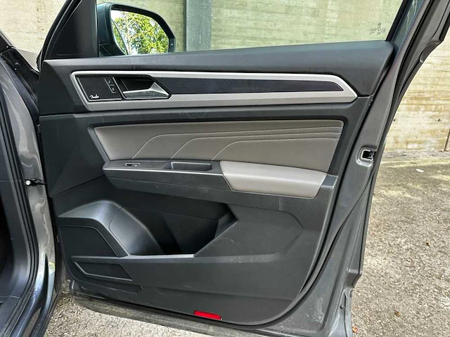 Volkswagen atlas 3.6 v6 r-line 7-persoons 280pk 2023 - afbeelding 32 van  45