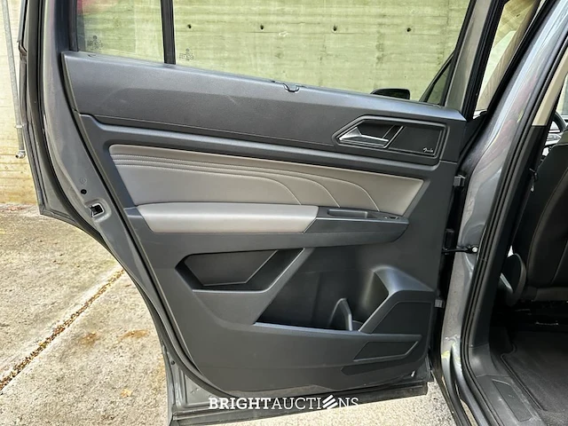 Volkswagen atlas 3.6 v6 r-line 7-persoons 280pk 2023 - afbeelding 32 van  58