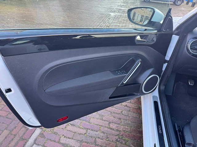 Volkswagen beetle cabriolet 1.2 tsi exclusive series jxg-12-h - afbeelding 20 van  47