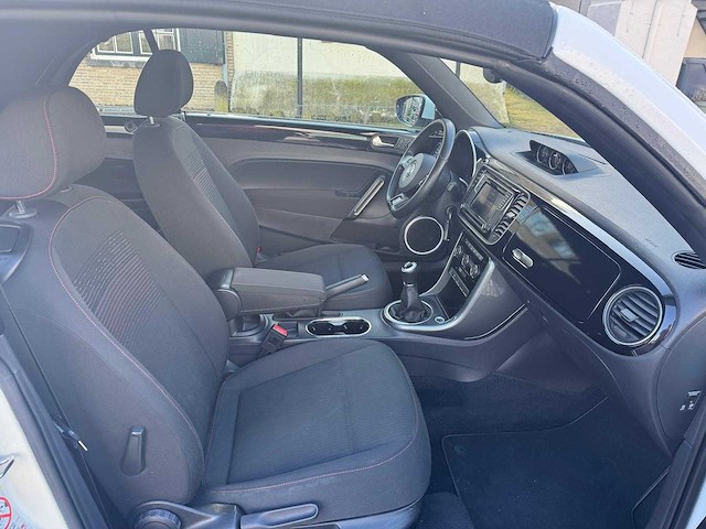 Volkswagen beetle cabriolet 1.2 tsi exclusive series jxg-12-h - afbeelding 46 van  47
