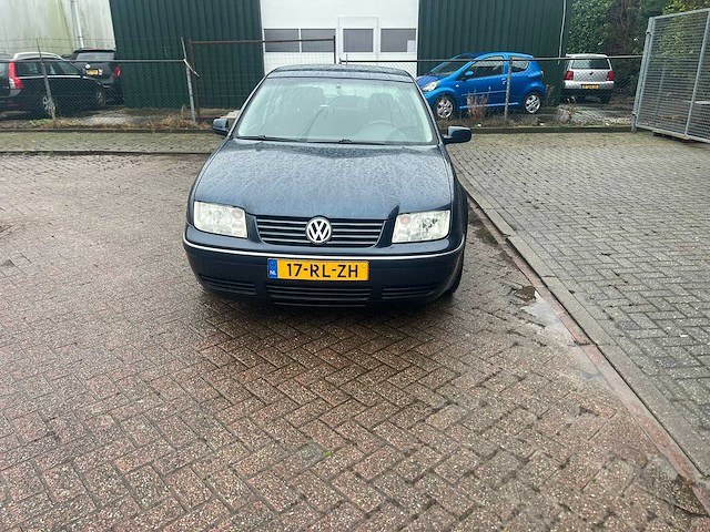 Volkswagen bora 1.6-16v turijn, 17-rl-zh - afbeelding 11 van  18