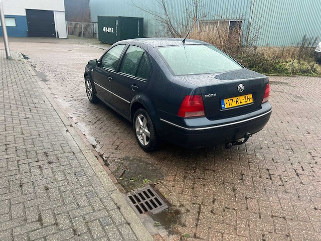 Volkswagen bora 1.6-16v turijn, 17-rl-zh - afbeelding 13 van  18