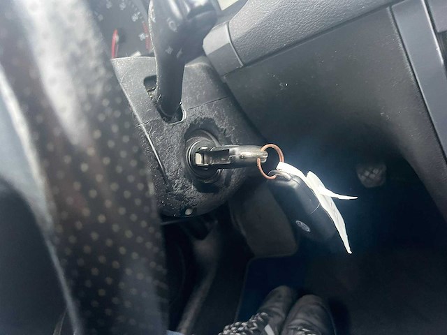 Volkswagen bora 1.6-16v turijn, 17-rl-zh - afbeelding 1 van  17