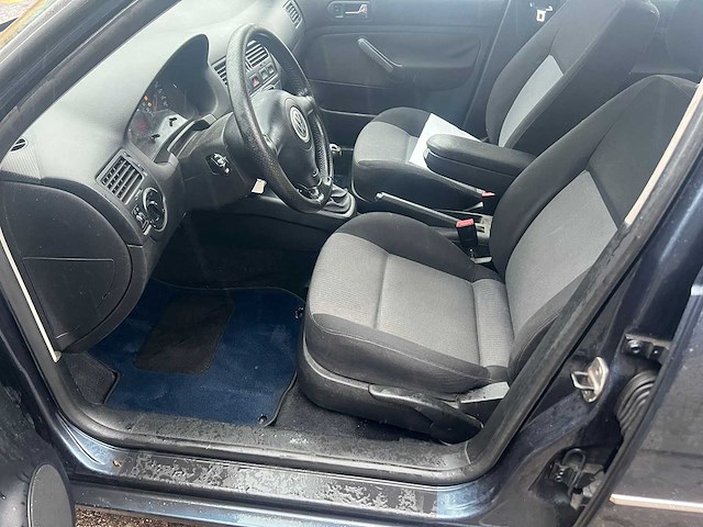 Volkswagen bora 1.6-16v turijn, 17-rl-zh - afbeelding 8 van  18